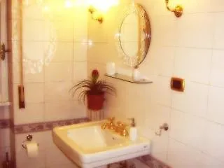 לינה וארוחת בוקר Eritrea 80 2*